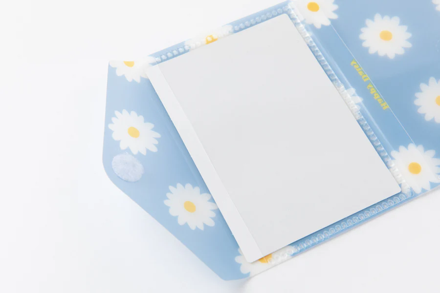 Pocket Card Case Daisy Blue - Image 6